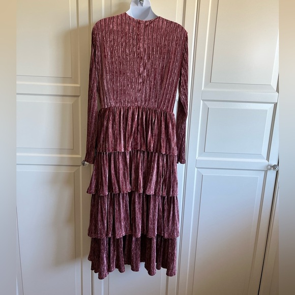 JessaKae Eiffel Velvet
Ruffle Midi Dress Dark Mauve Size M Bloggers Fav, Elegant - Picture 4 of 13